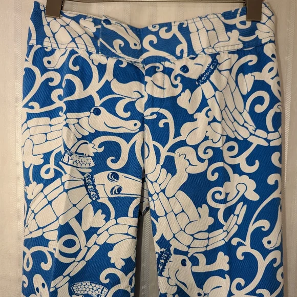 LILLY PULITZER Pants Blue White Print size 4 Beautiful Summery Print Alligator - Picture 9 of 17